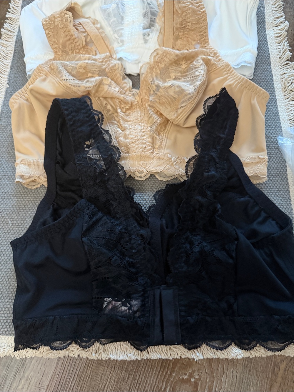 Breezies soft support Lace Trim Bralette Top - White, Nude, Black small - Picture 3 of 13